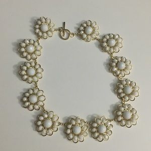 Flower Cream & Gold Necklace NWOT